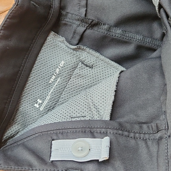 NWOT Boys Under Armour Golf Shorts - Picture 4 of 4